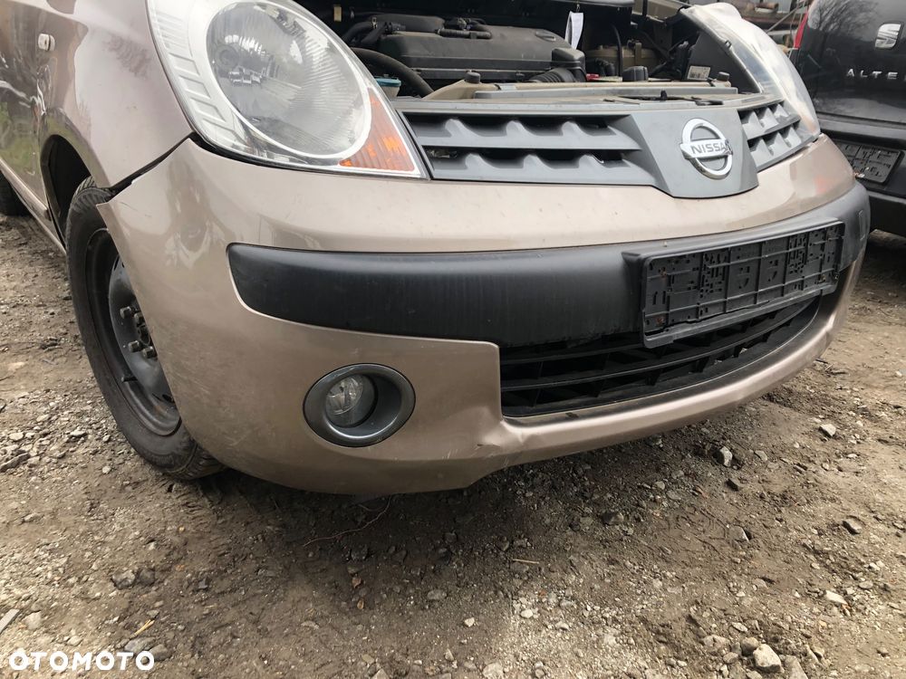 Zderzak przód  Nissan Note E11 C30C - 2