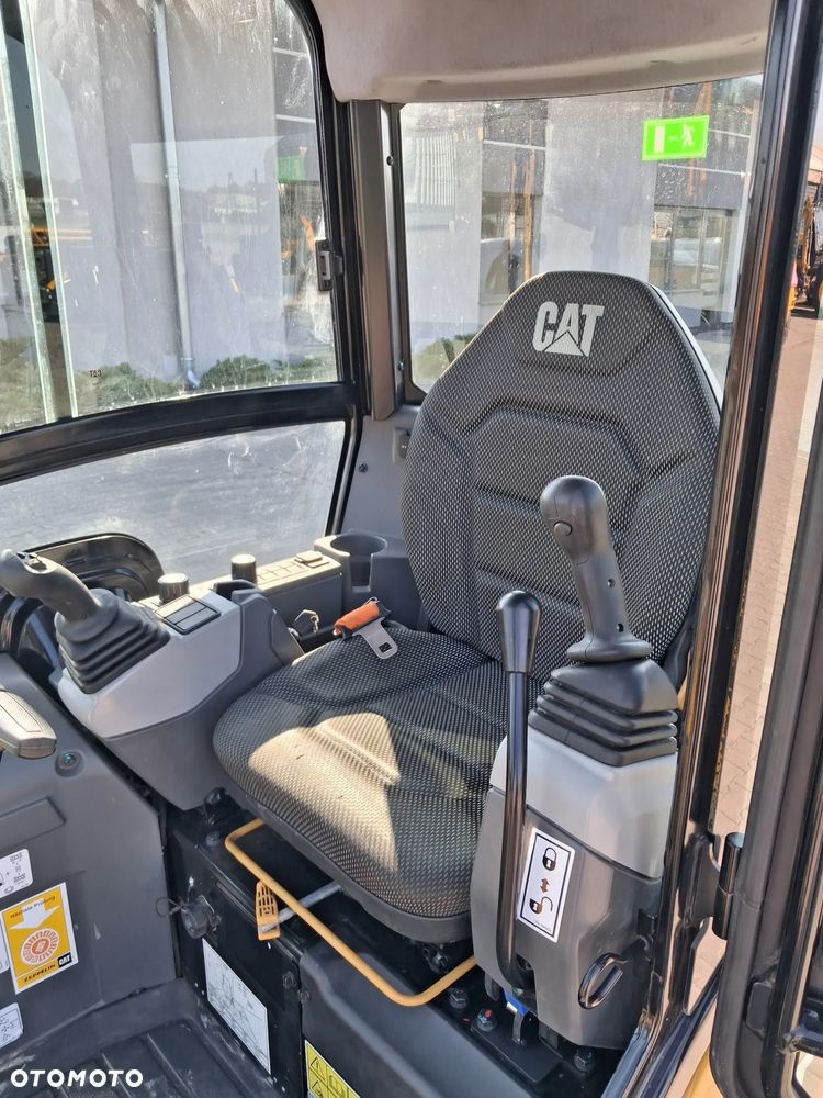 Caterpillar 301.8 - 12