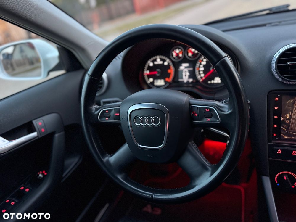 Audi A3 Sportback 2.0 TDI DPF S tronic S line Sportpaket - 35