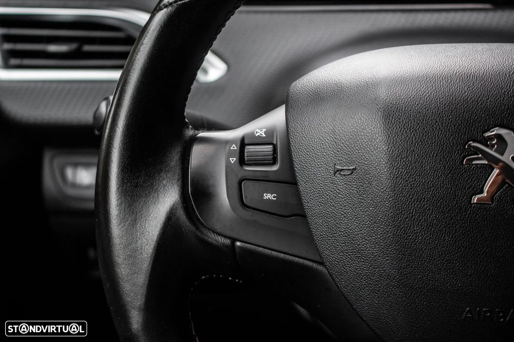 Peugeot 208 PureTech 82 Start & Stop Allure - 14