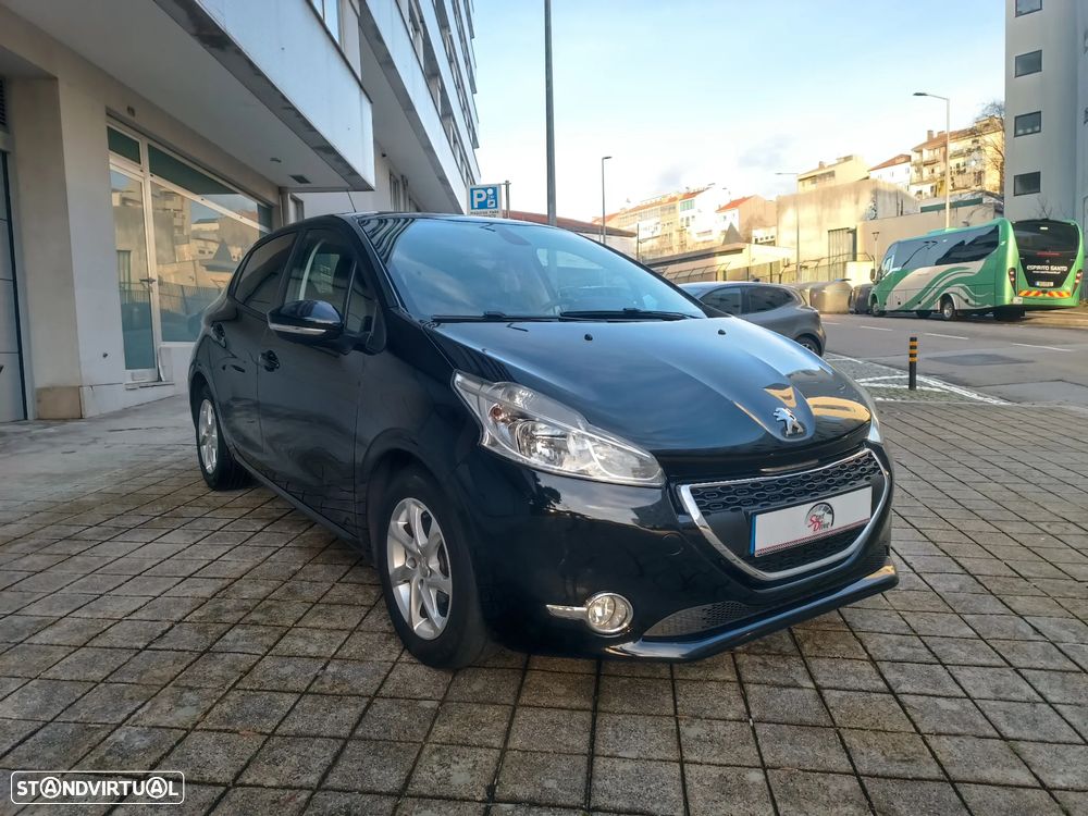 Peugeot 208 1.4 HDi Allure - 2