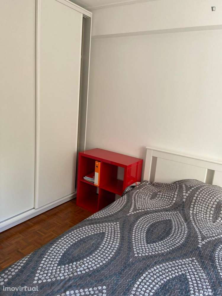 Quarto - localizado em Coimbra - Grande imagem: 3/14