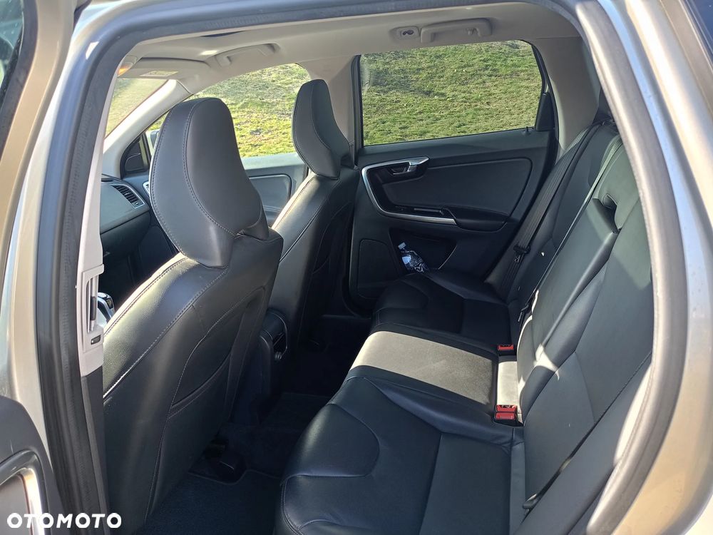 Volvo XC 60 D3 Drive-E Momentum - 8