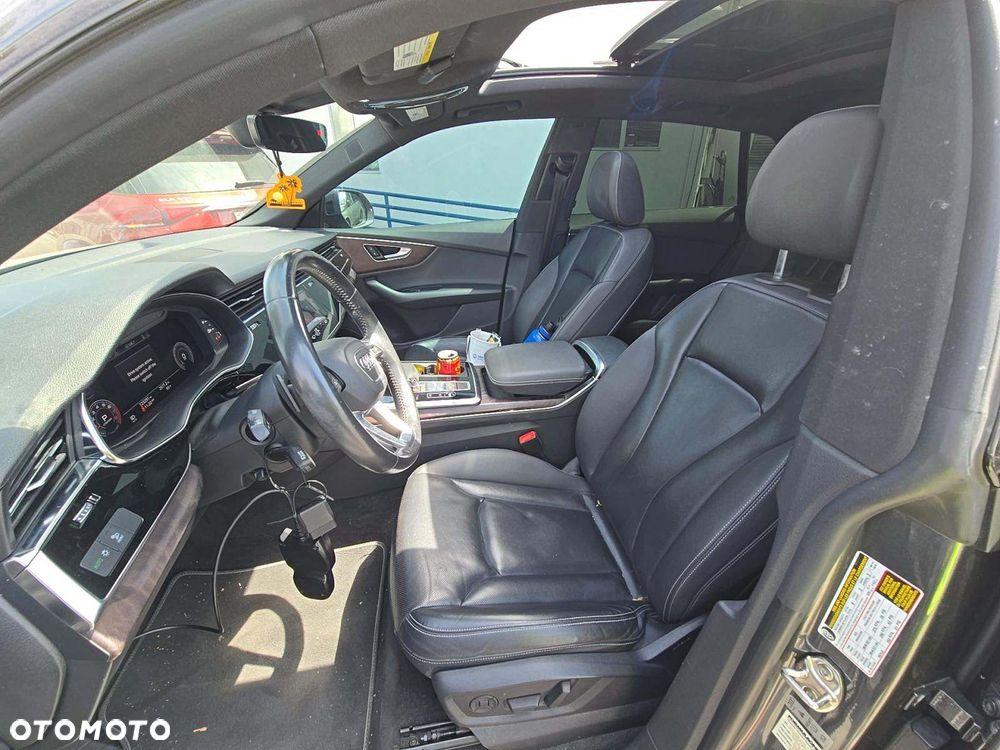 Audi Q8 55 TFSI quattro tiptronic - 5