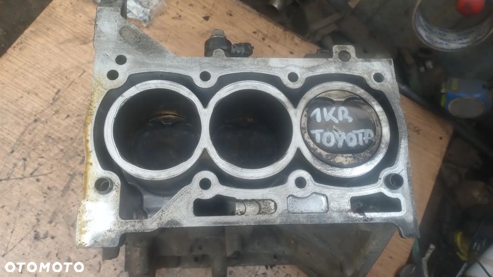 Toyota Yaris 1,0  aygo 1KR silnik dół blok wał tłoki - 5