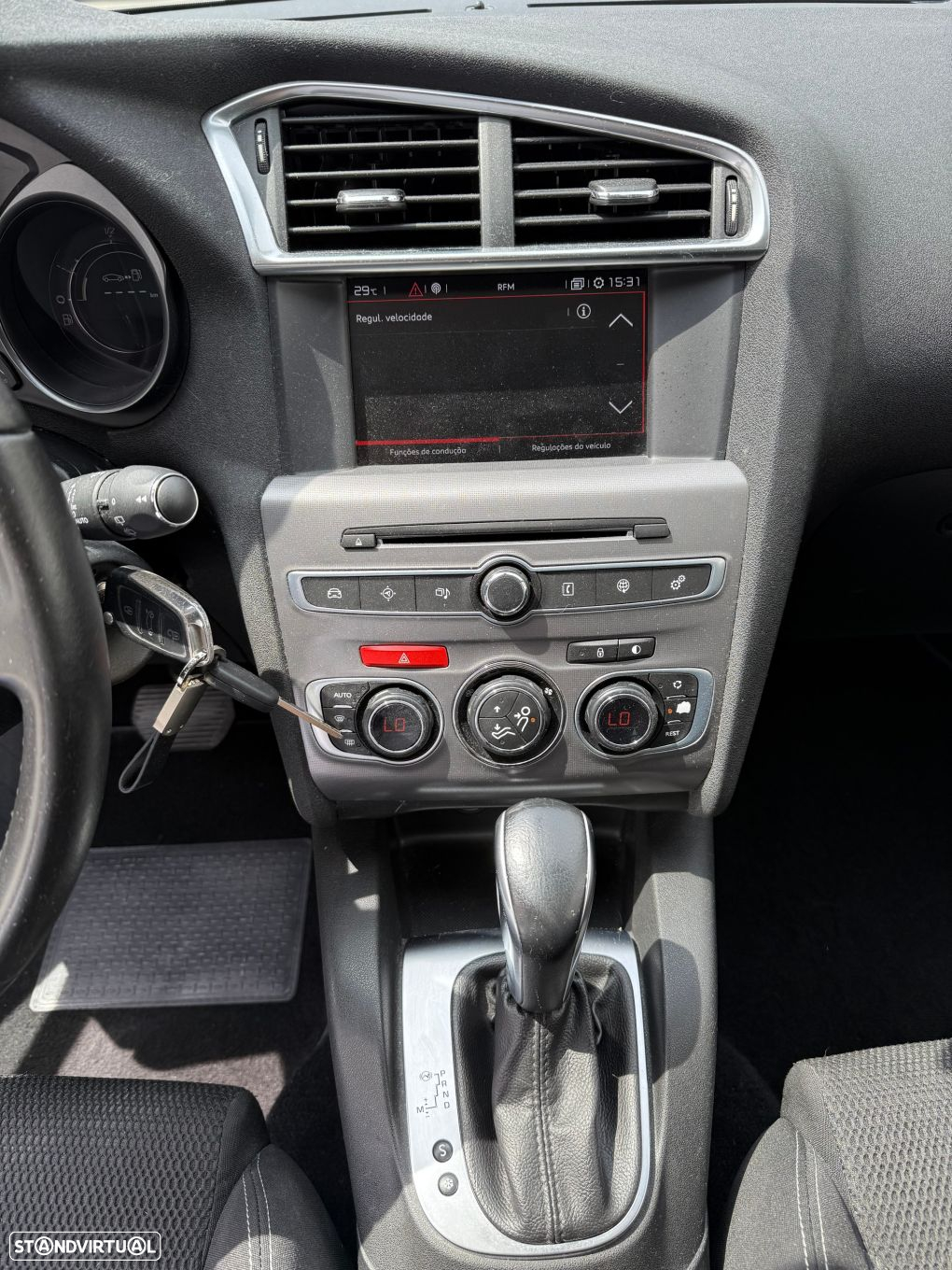 Citroën C4 1.2 PureTech Shine EAT6 - 8