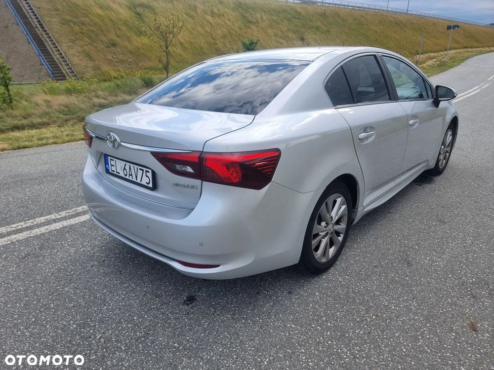 Toyota Avensis 1.8 Active - 6