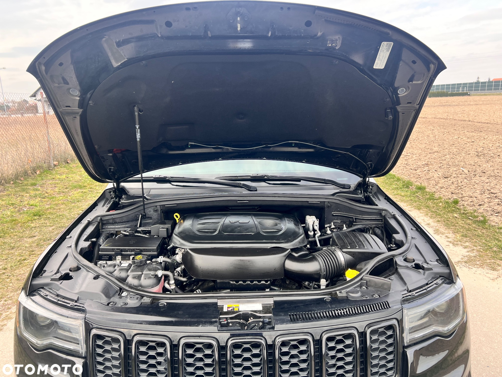 Jeep Grand Cherokee - 29