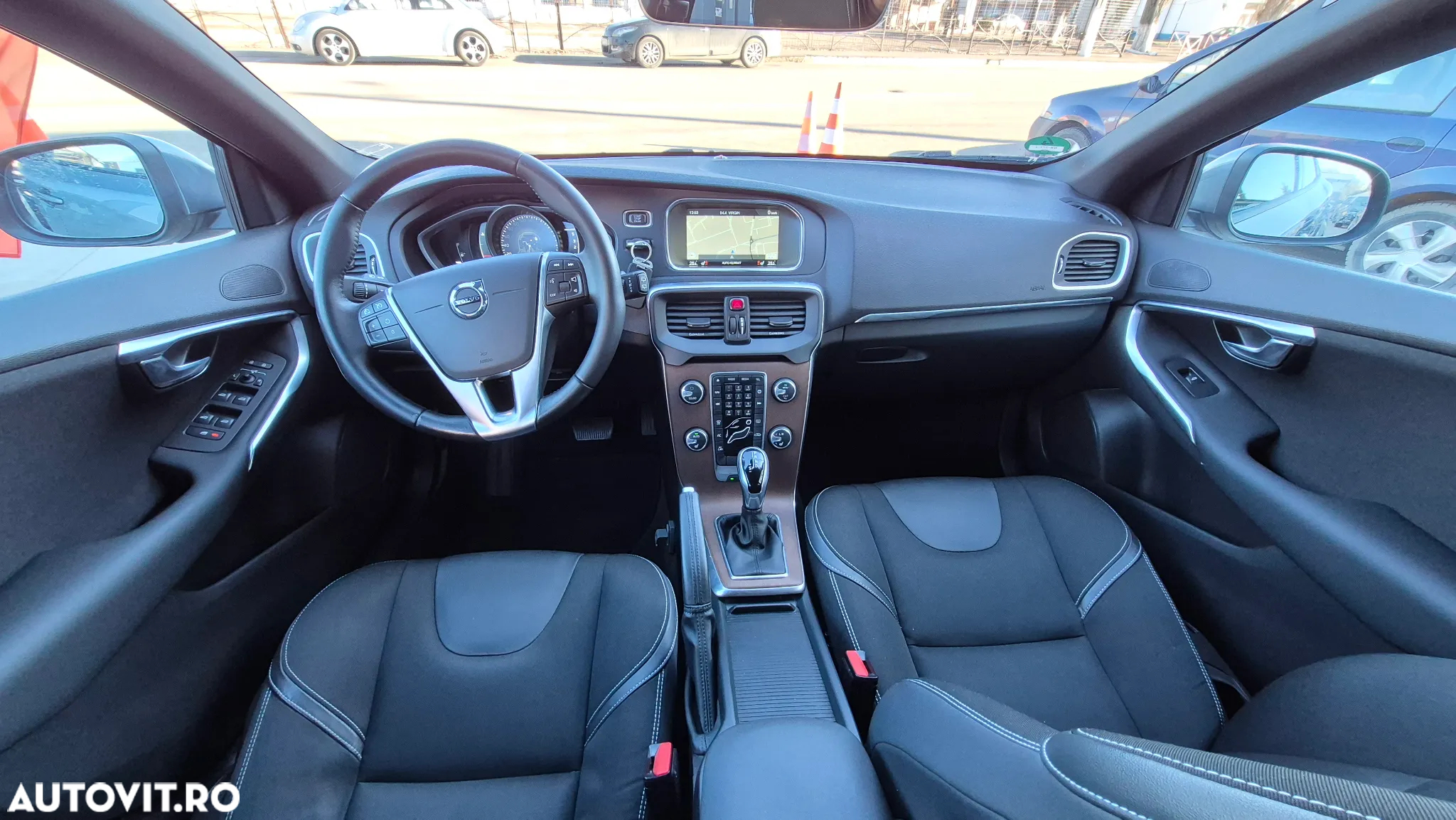 Volvo V40 D3 Aut. Summum - 9