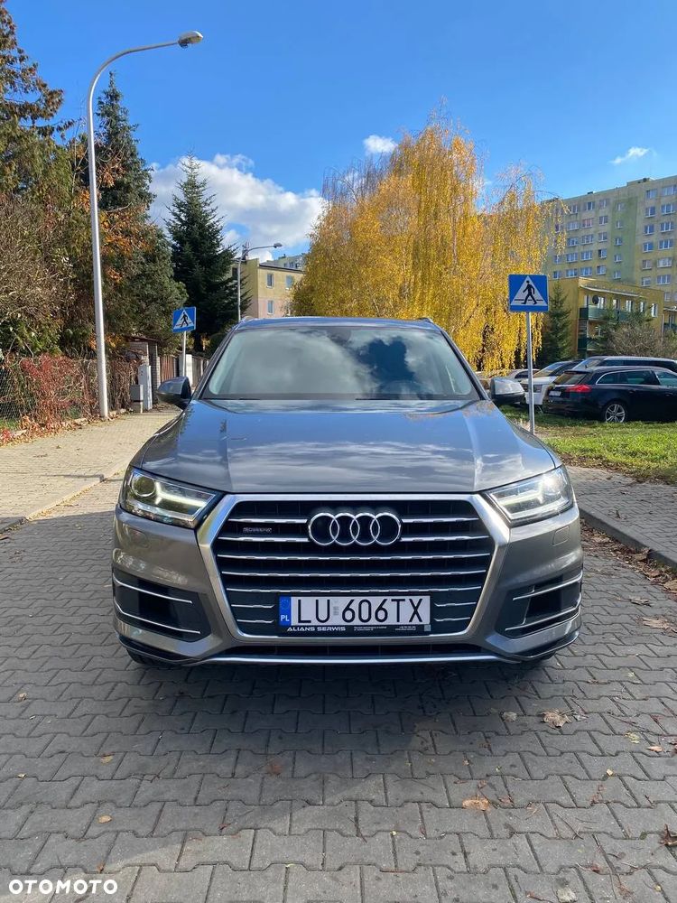Audi Q7 - 1