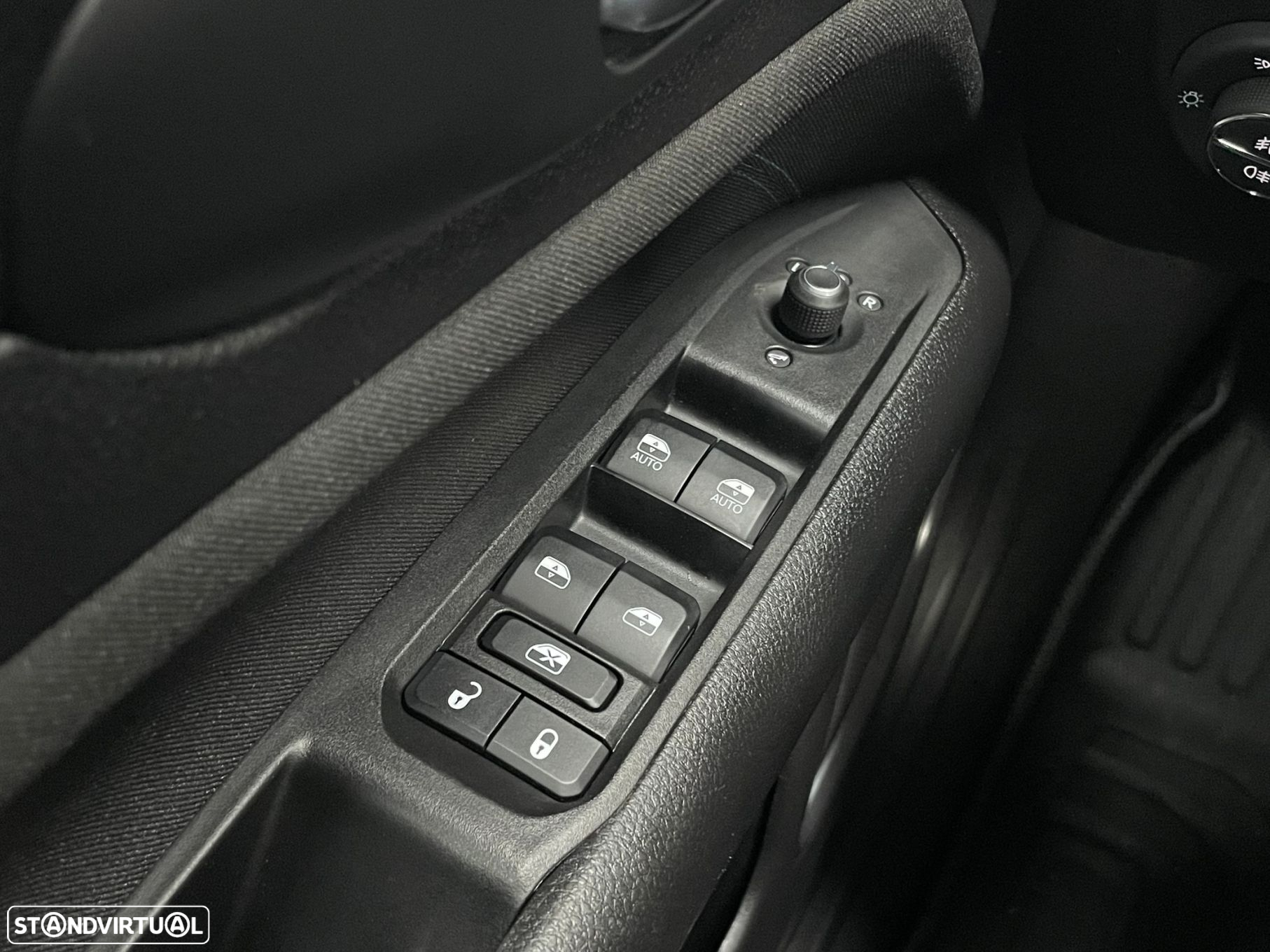 Jeep Compass - 10