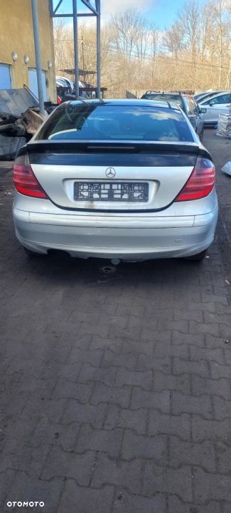 Zderzak tył Mercedes C W203 Coupe 2,2 CDI 2002 - 1