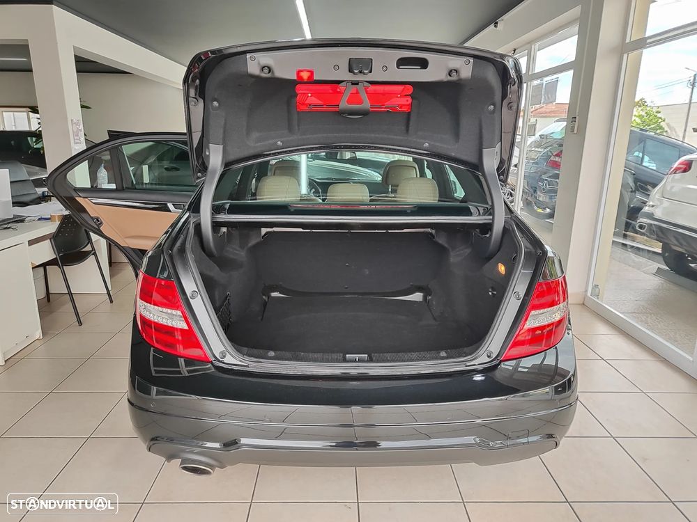 Mercedes-Benz C 220 CDI DPF BlueEFFICIENCY 7G-TRONIC Avantgarde Edition - 16