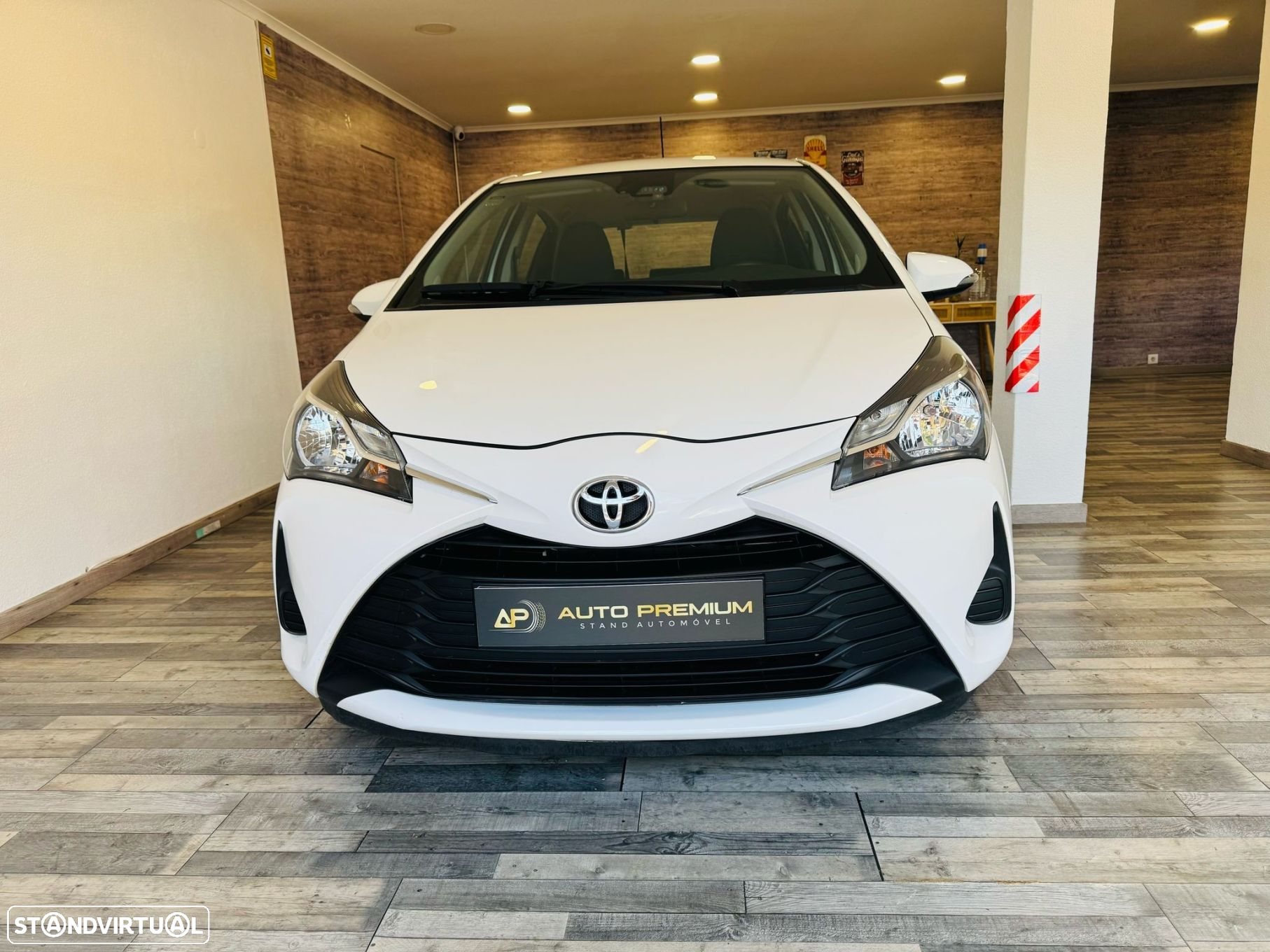Toyota Yaris 1.0 VVT-i Comfort Plus - 2