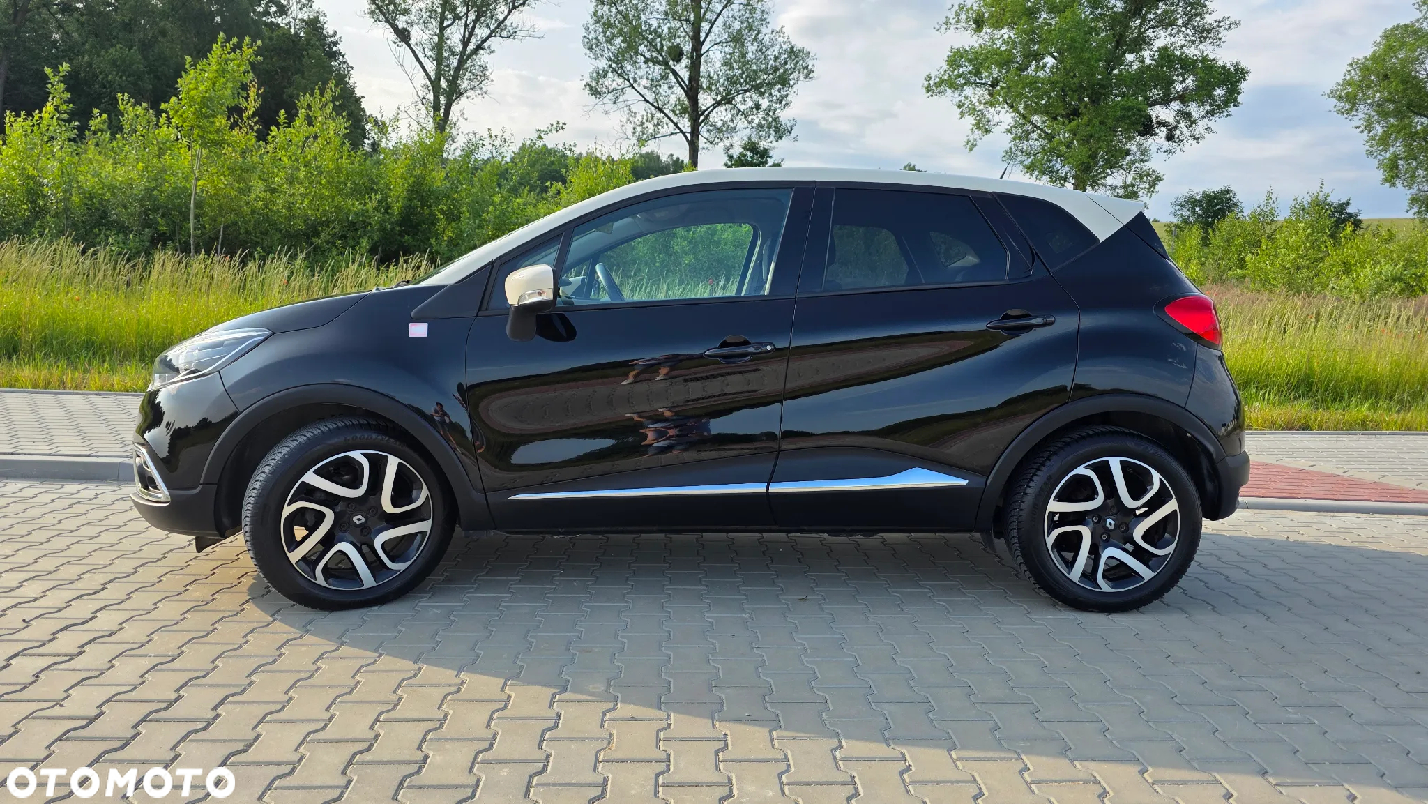 Renault Captur 1.2 TCe Helly Hansen EDC - 4