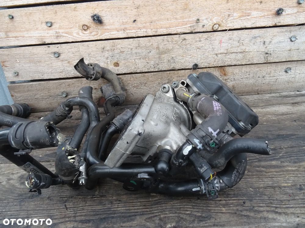 PRZEPUSTNICA KRÓCIEC VW GOLF VII 7 1.6 TDI 04L128063M - 1