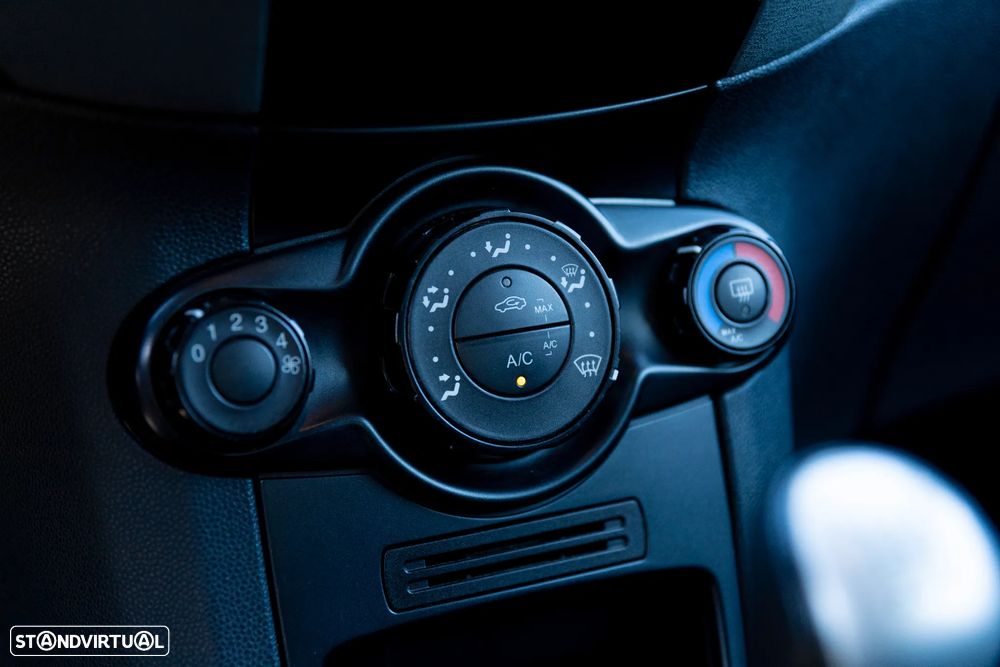 Ford Fiesta 1.4 TDCI Titanium - 14