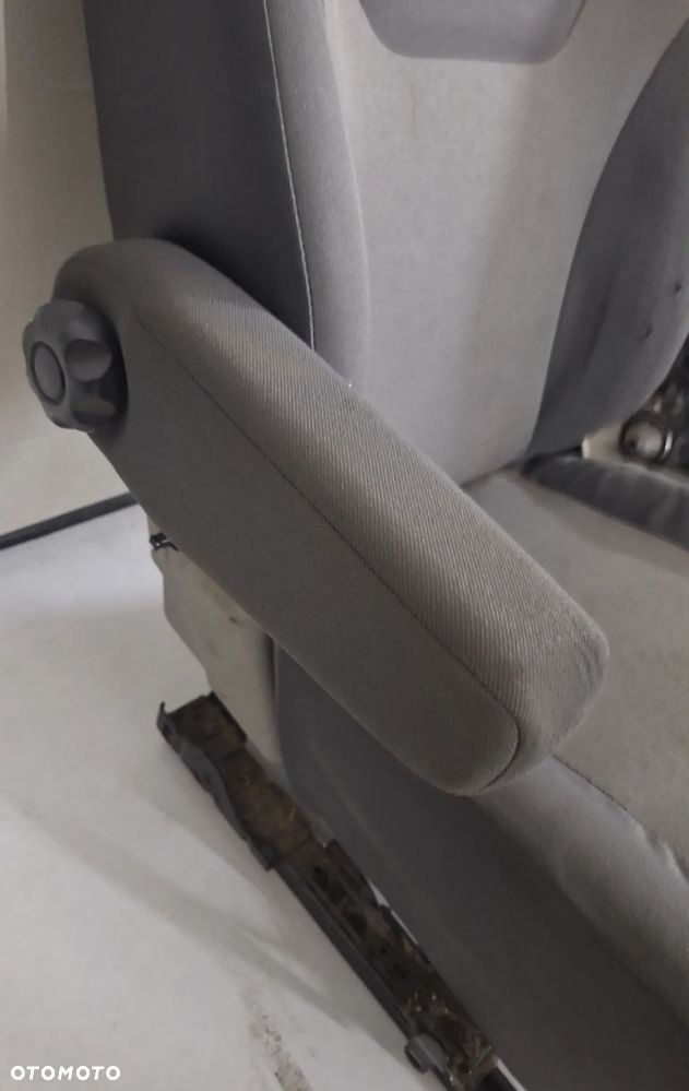 FOTEL LEWY PRZÓD ,PODŁOKIETNIK - VIVARO, TRAFIC LIFT 07-14 R. - 5
