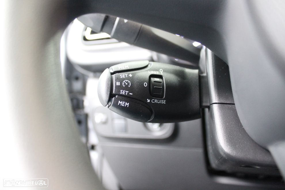Citroën C3 1.2 PureTech Shine - 24