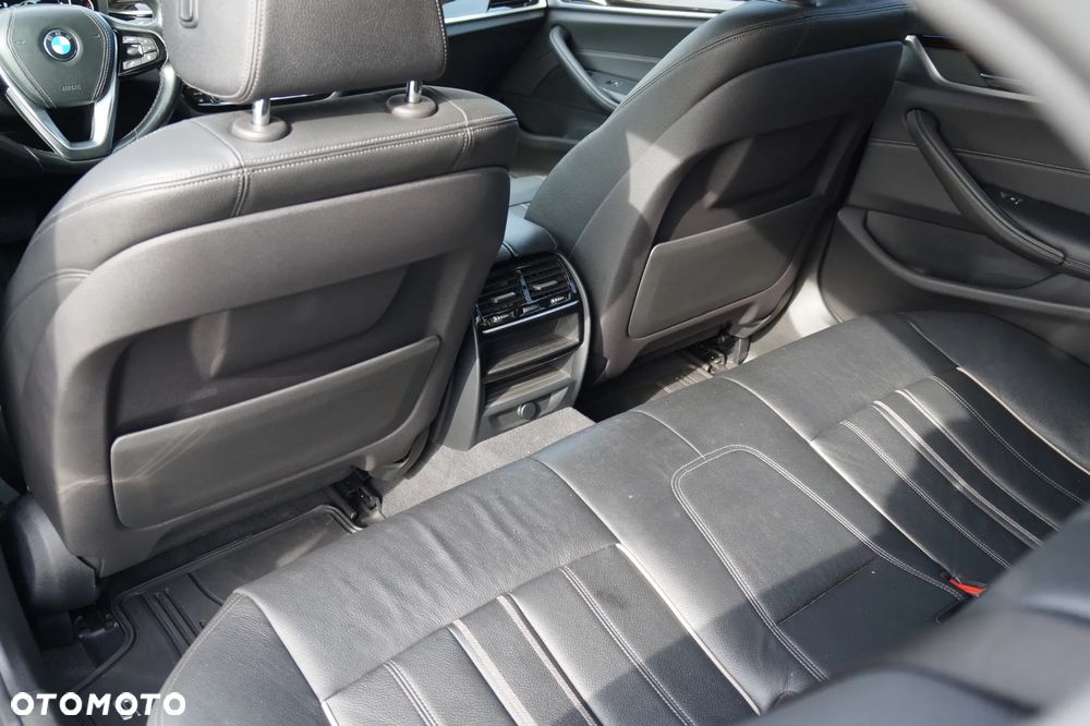 BMW Seria 5 540i xDrive Luxury Line - 12