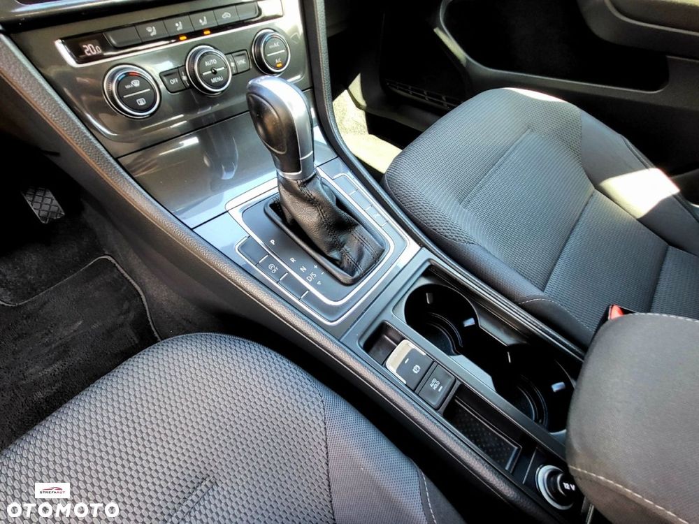 Volkswagen Golf - 29