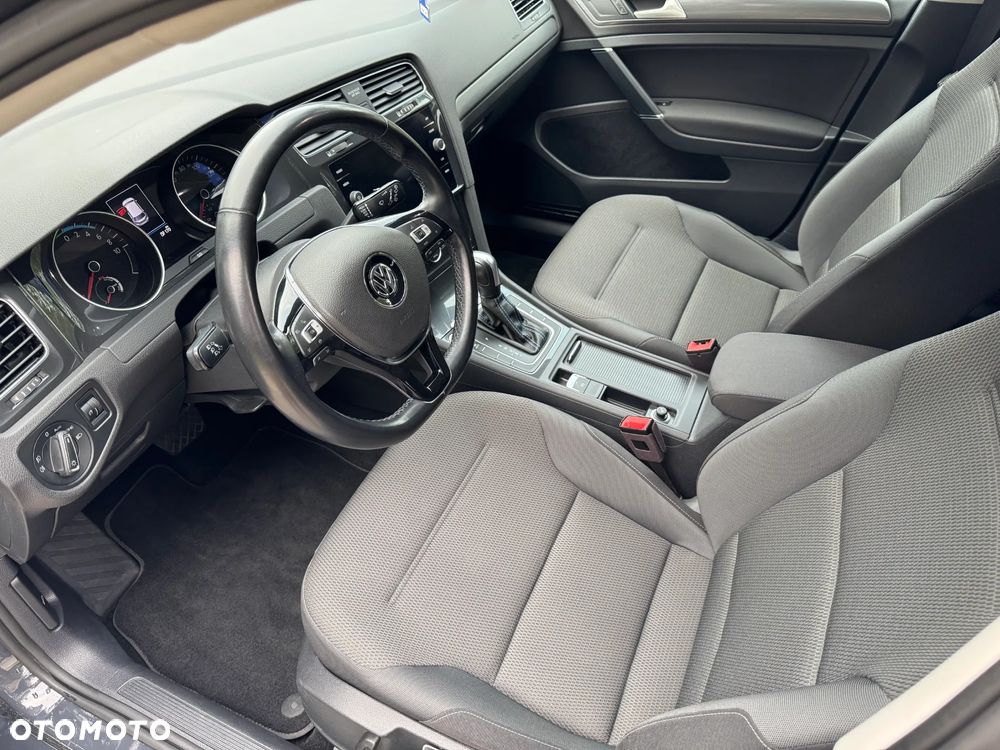 Volkswagen Golf e-Golf - 10