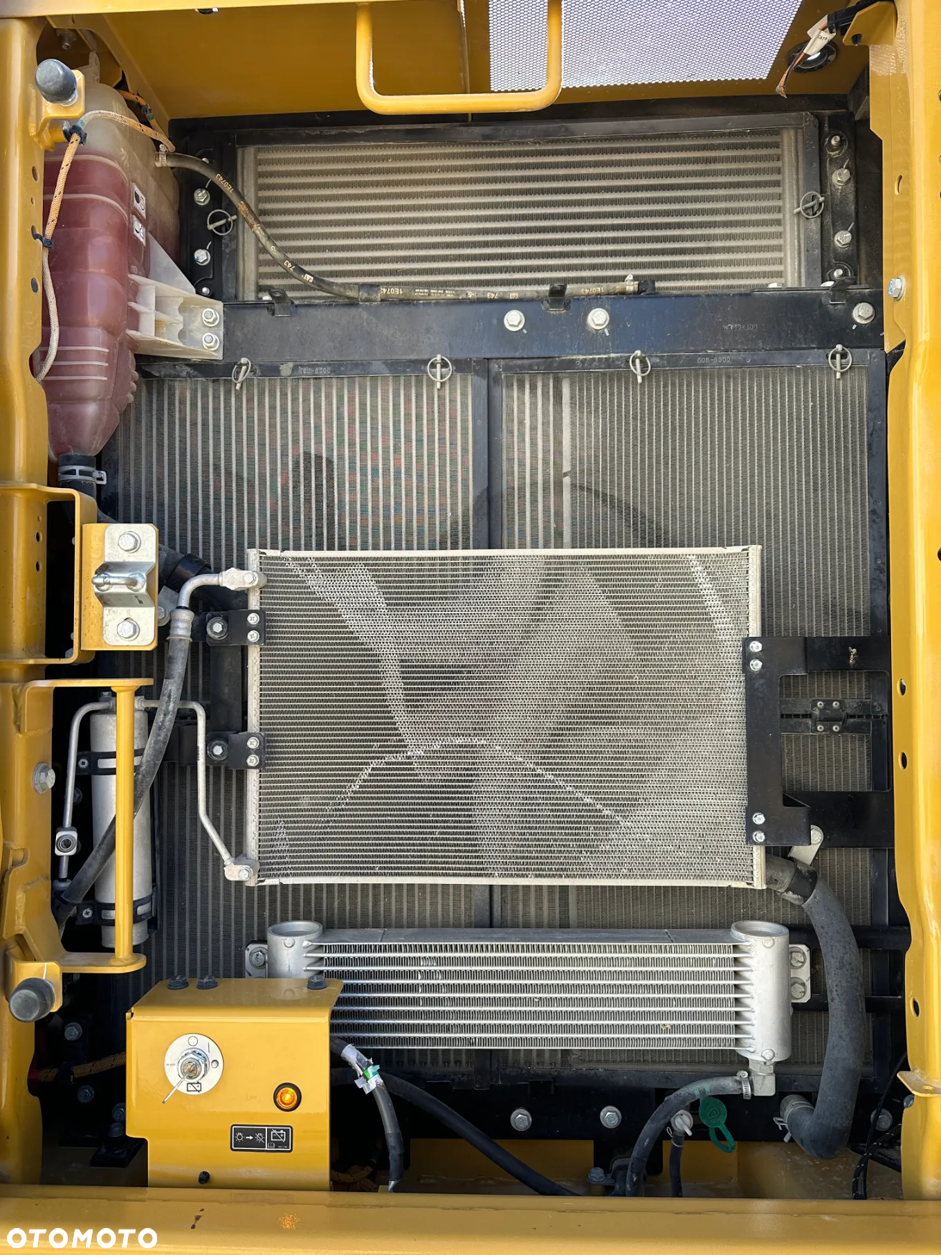 Caterpillar 323 - 33