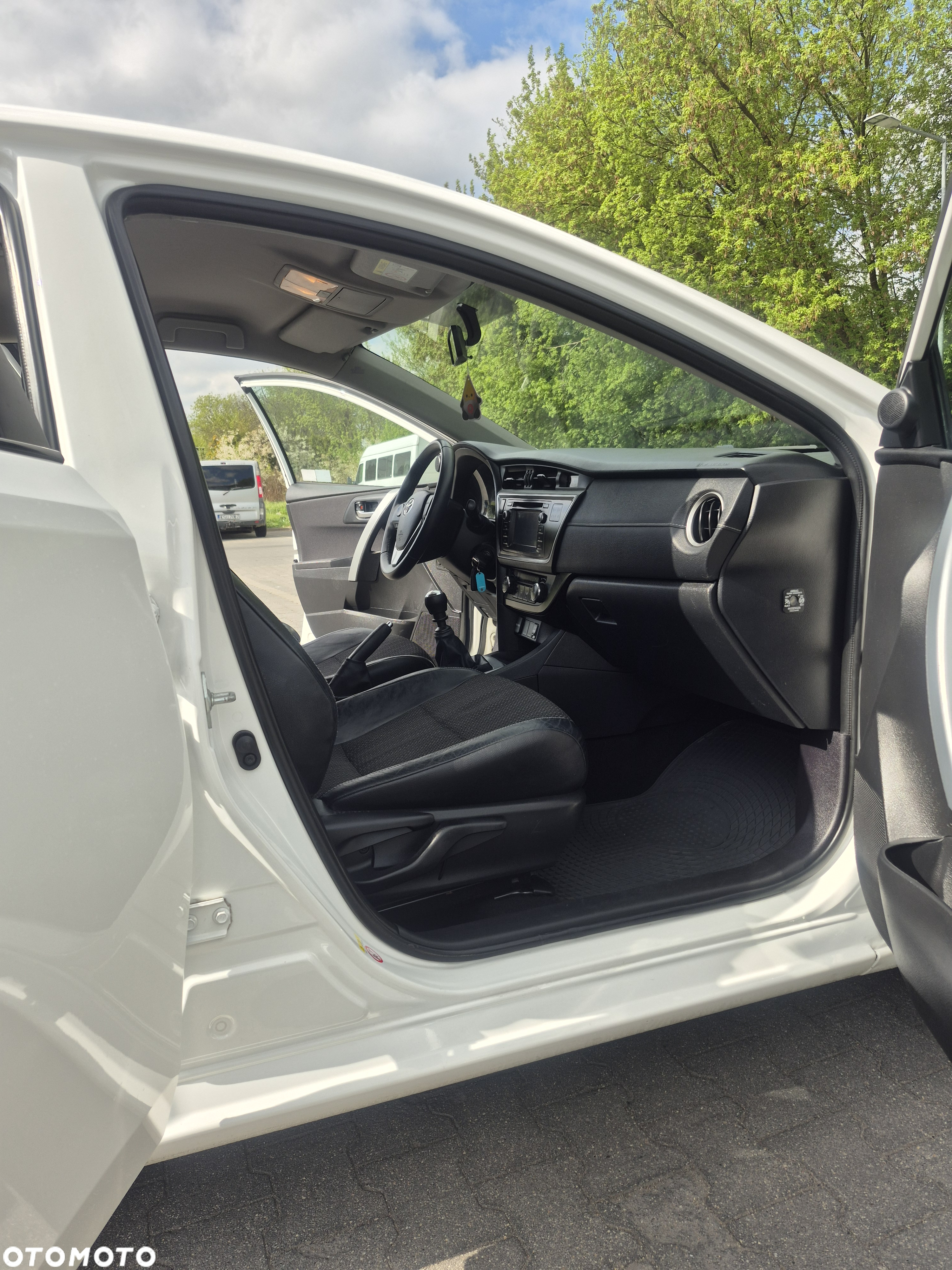 Toyota Auris 1.4 D-4D Premium - 21