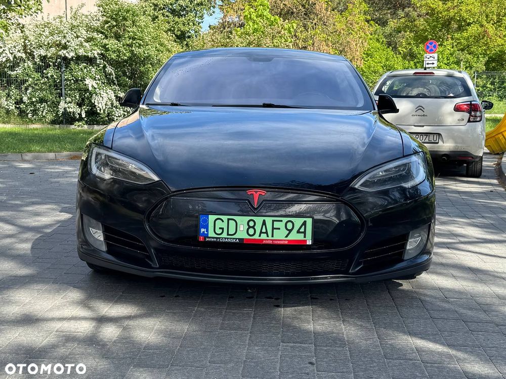 Tesla Model S - 1