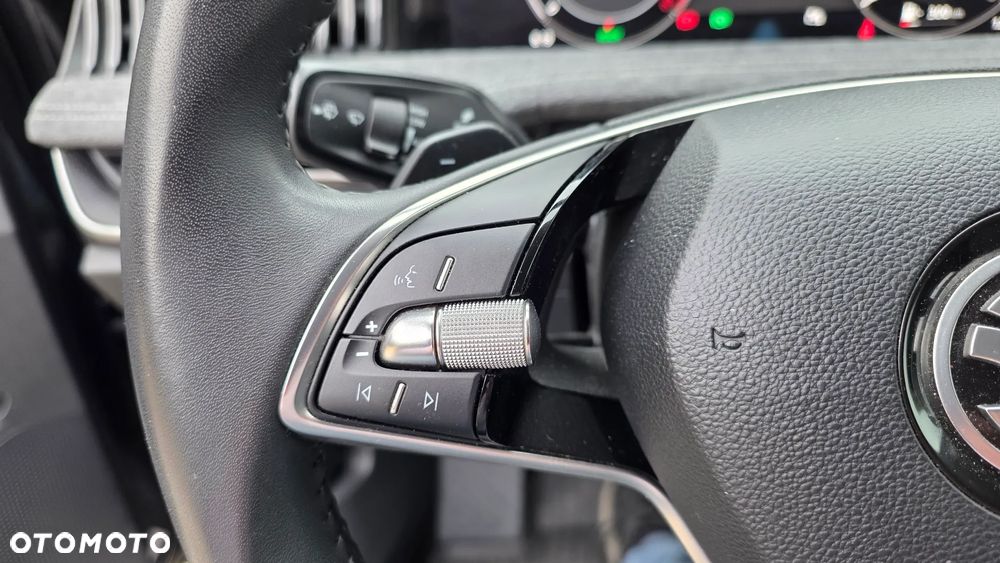 Skoda Superb 1.5 TSI mHEV Selection DSG - 32