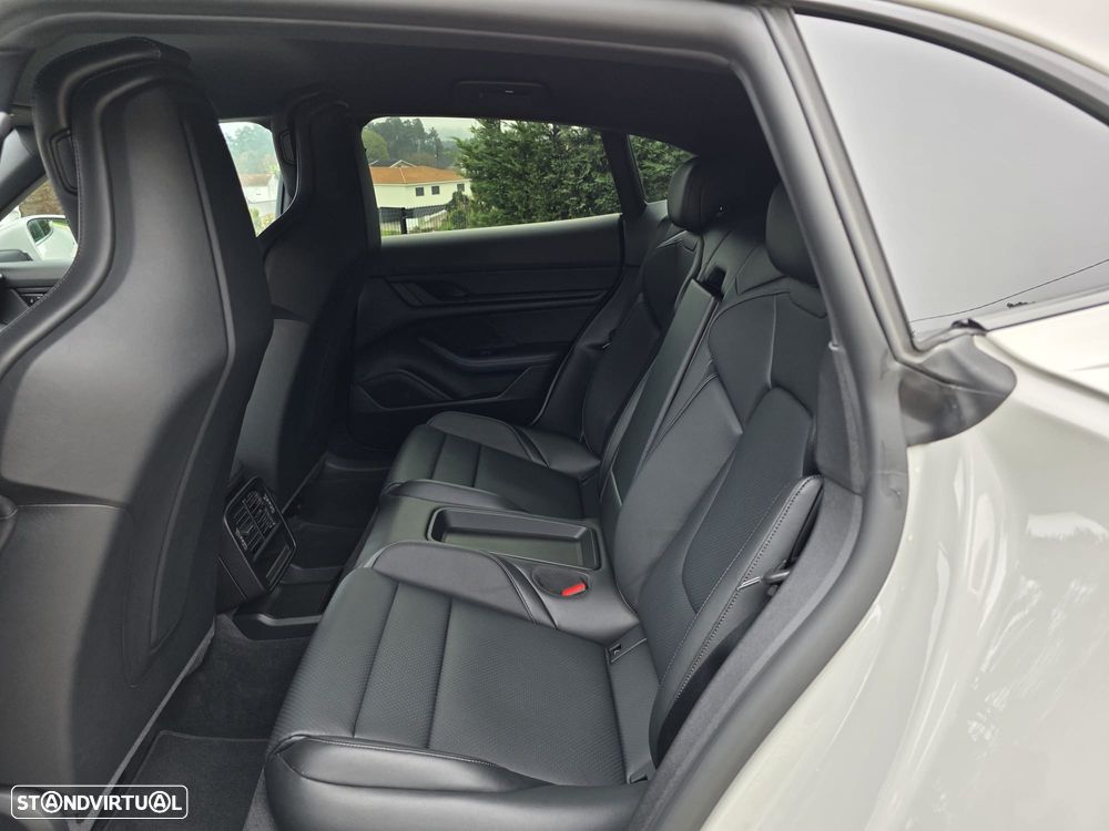 Porsche Taycan Sport Turismo Standard - 26