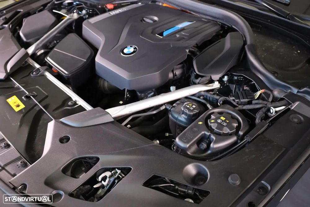 BMW 530 e Pack Desportivo M - 10