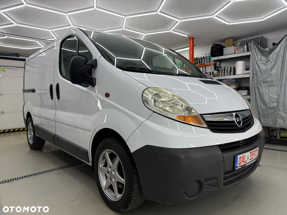 Opel Vivaro - 8