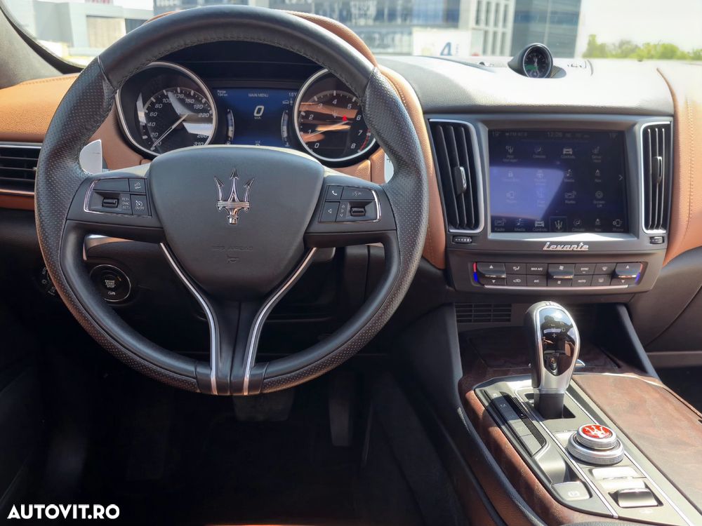 Maserati Levante Q4 GranLusso - 12