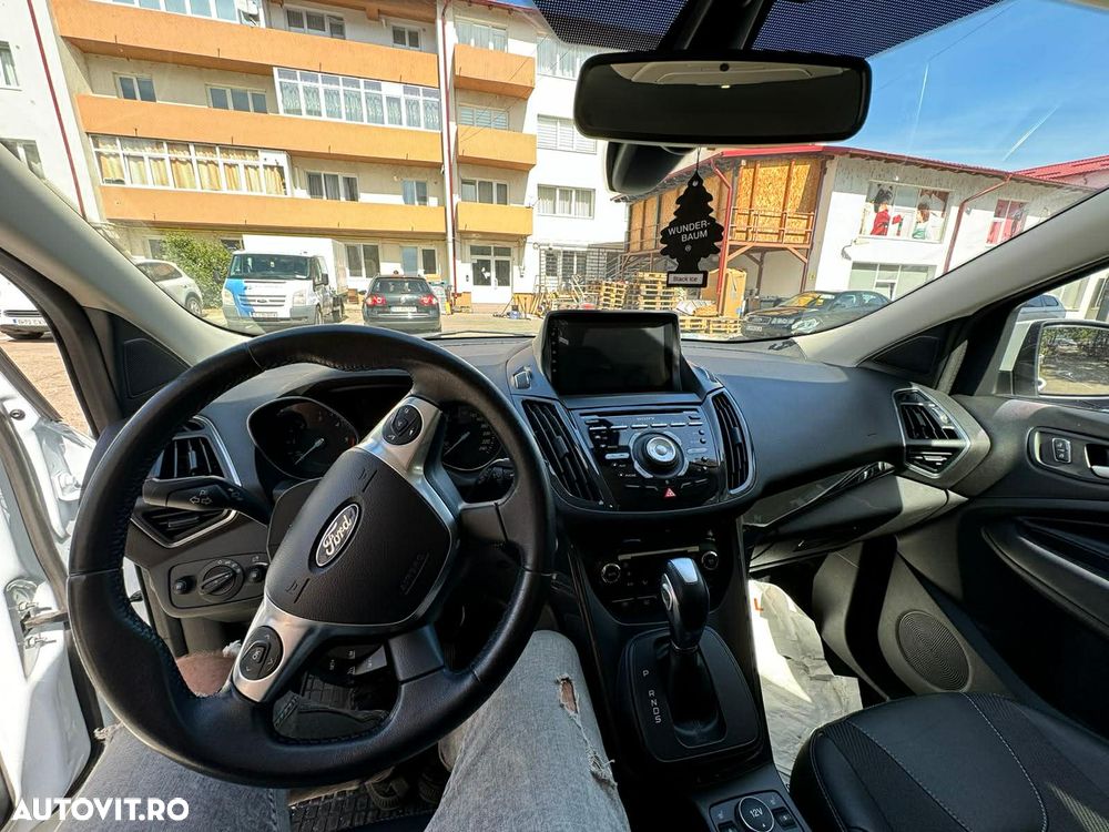 Ford Kuga 2.0 TDCi Powershift 4WD Titanium - 4