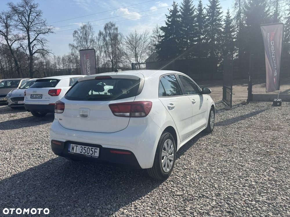 Kia Rio - 11