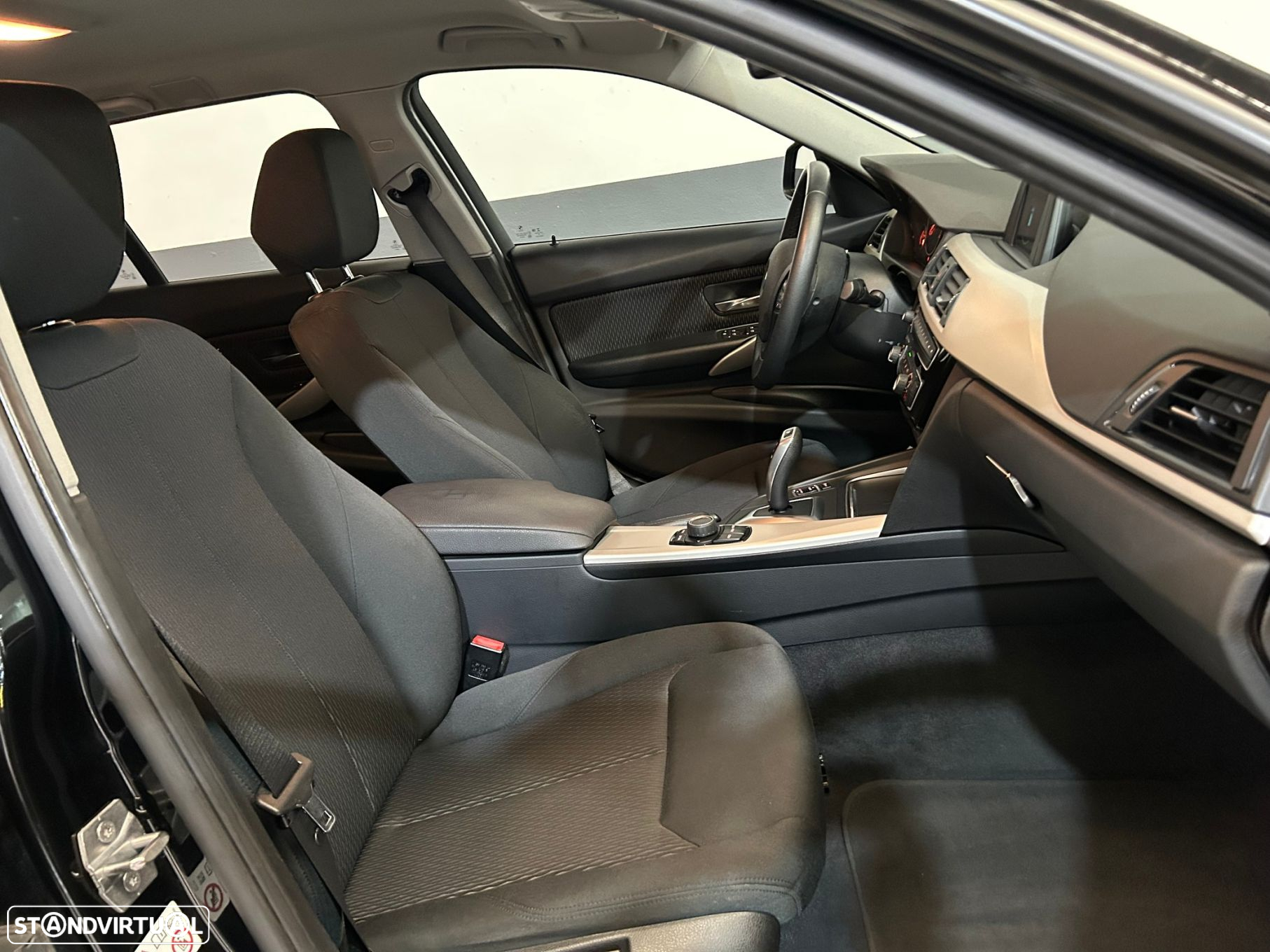BMW 318 d Touring Auto - 19