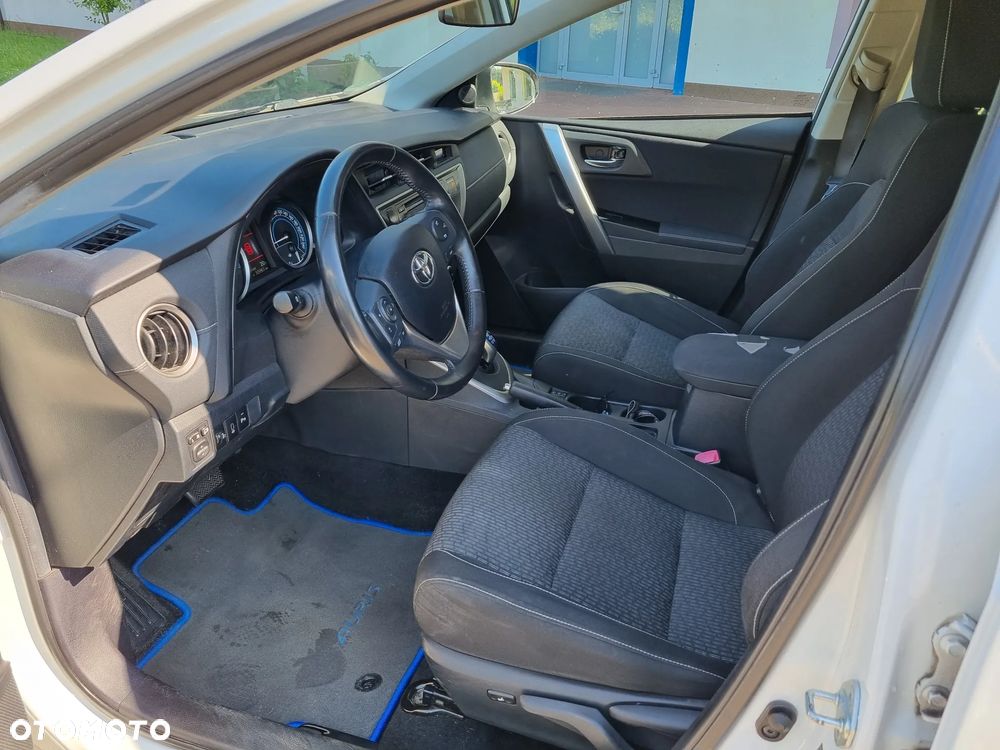 Toyota Auris 1.8 Life - 11
