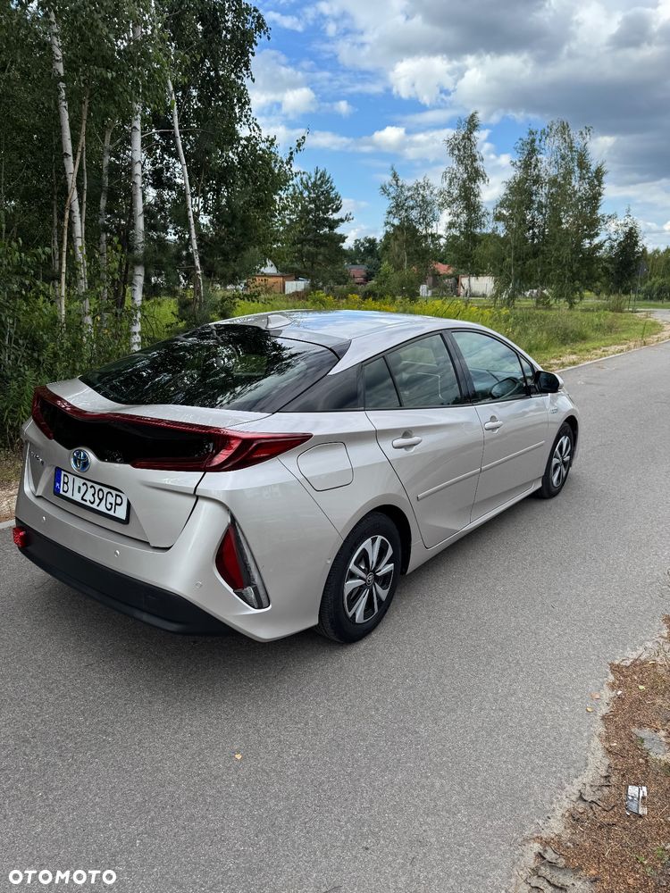 Toyota Prius Plug-in 1.8 Hybrid Prestige - 4