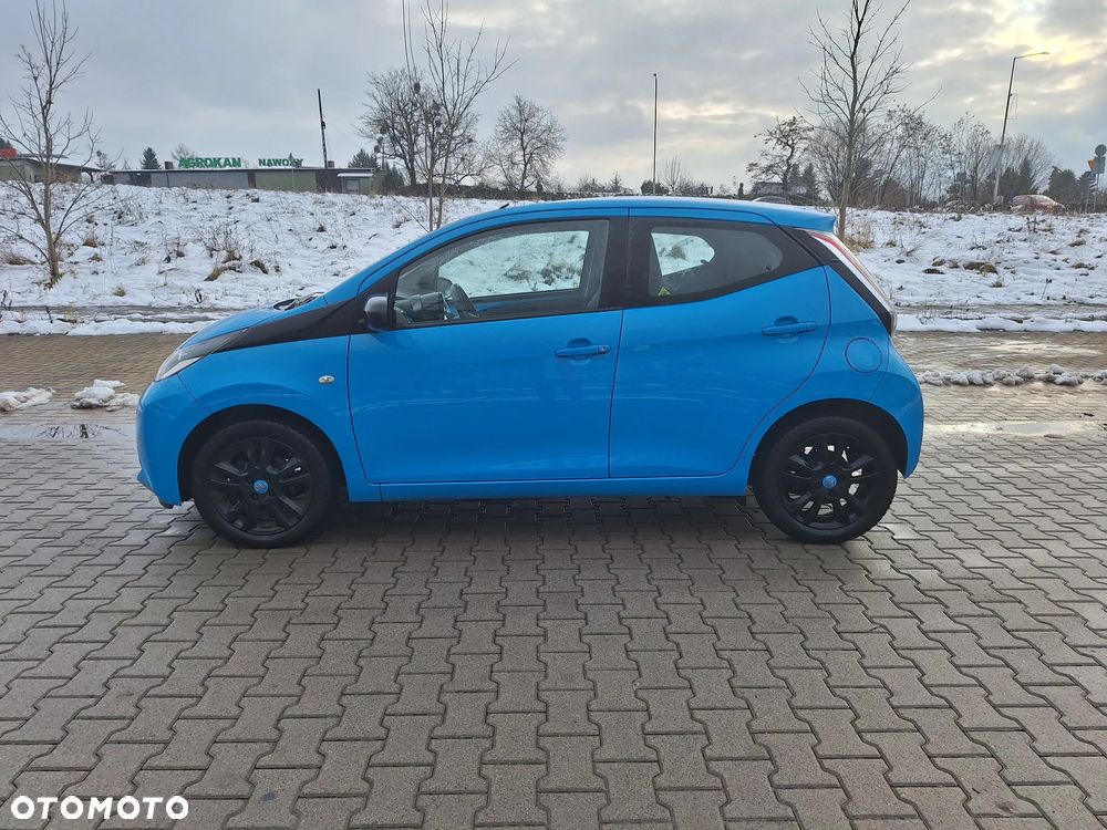 Toyota Aygo x-trend - 10