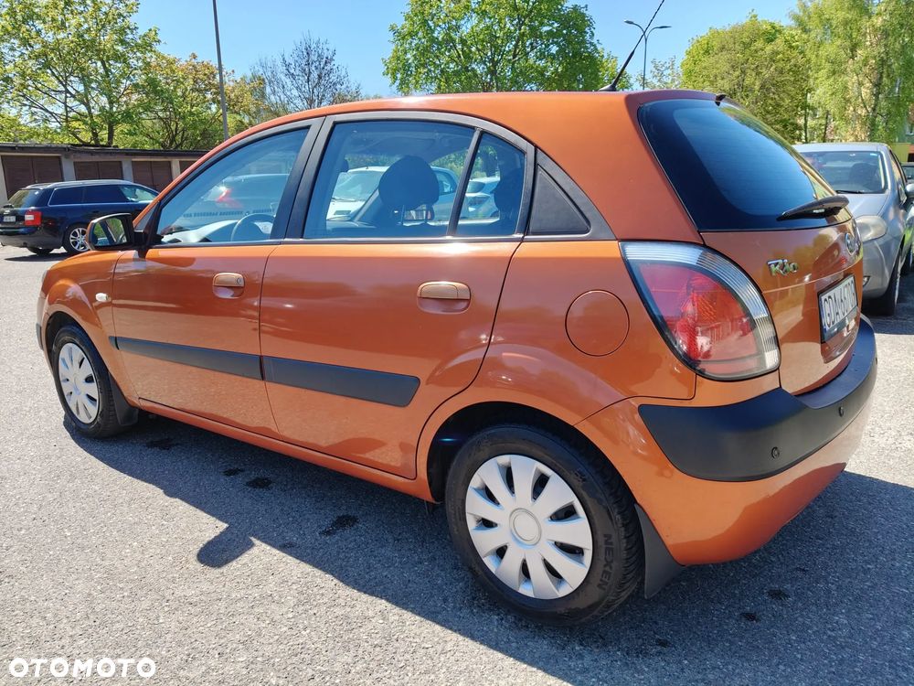 Kia Rio 1.4 Comfort - 3