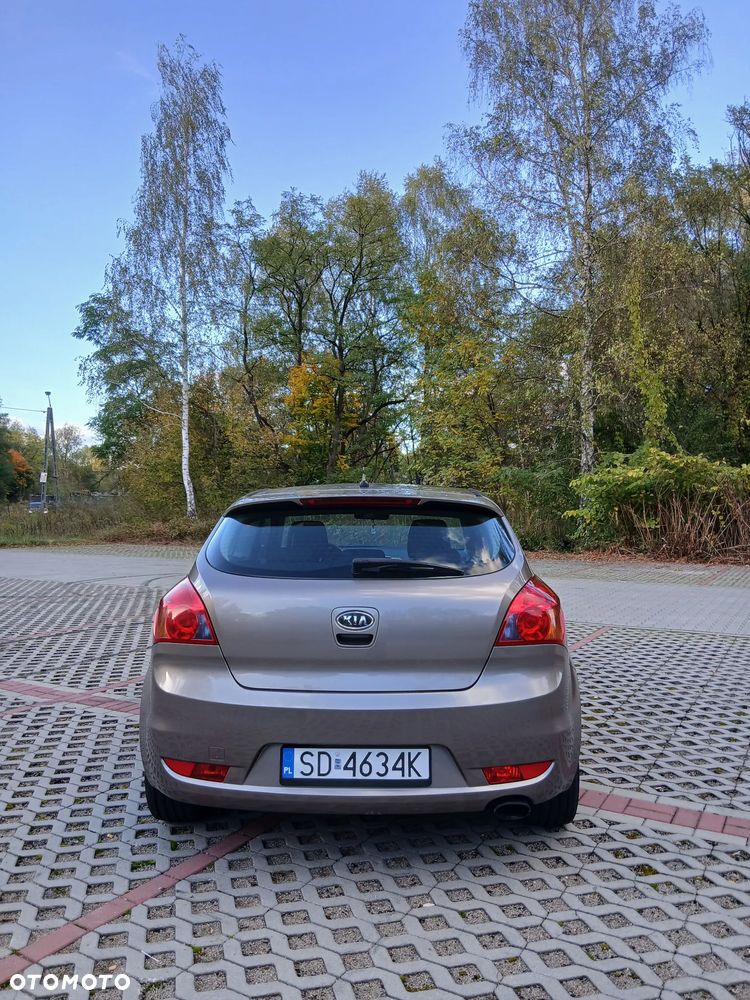 Kia Ceed 1.6 Comfort + - 5