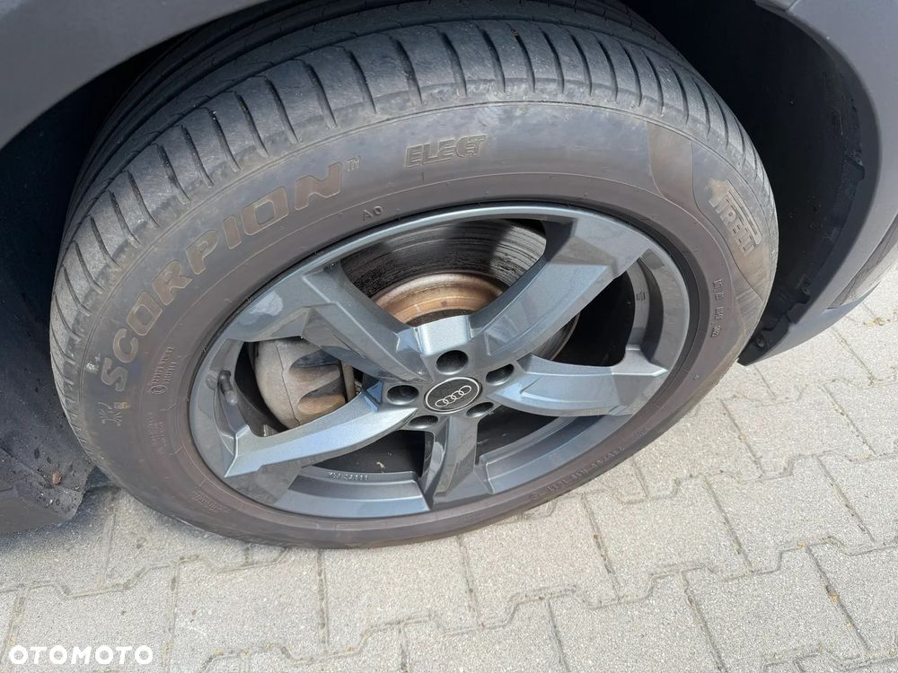 Audi Q4 e-tron - 9