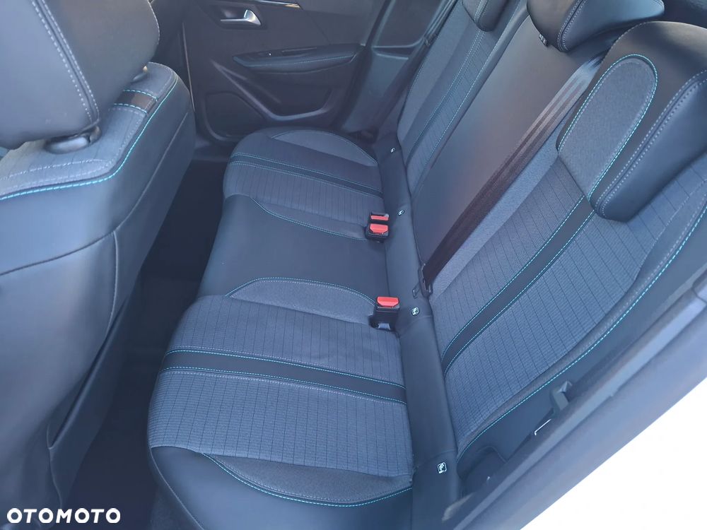 Peugeot 208 PureTech 100 Active Pack - 12