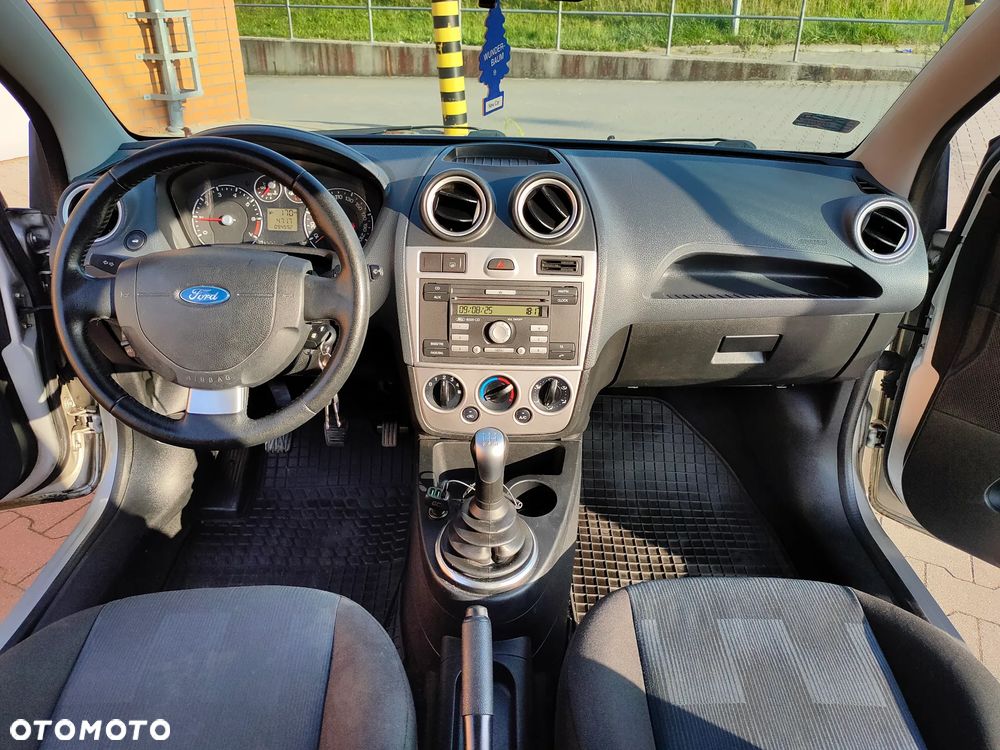 Ford Fiesta 1.3 - 7