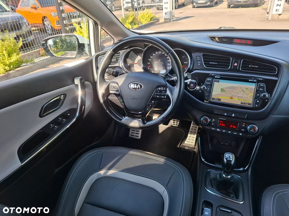 Kia Ceed - 14