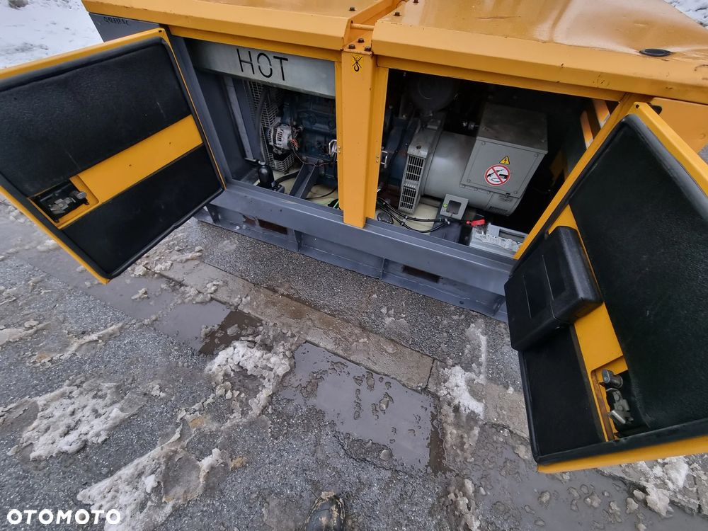 Atlas Copco QAS 30 KVA Agregat Generator wyciszony. Perfekcyjny stan! Silnik Kubota 4cylindry. Prądnica PARTNER Import Norwegia! Zadbana maszyna Serwisowana w DEKRA do końca - 17