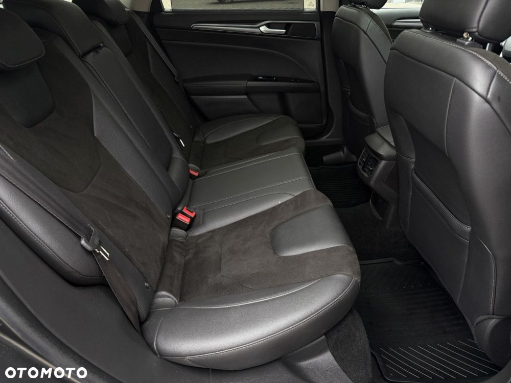 Ford Mondeo - 35