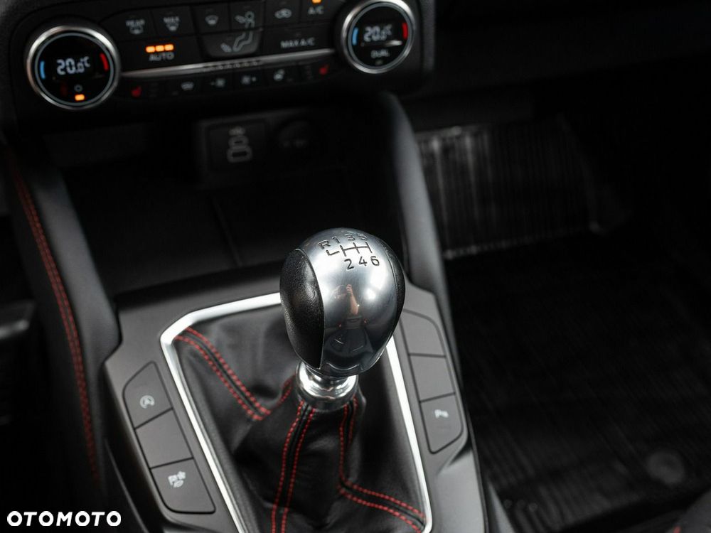Ford Kuga 1.5 EcoBoost FWD ST-Line - 16