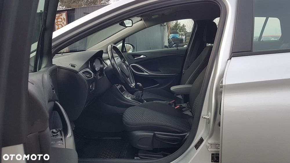 Opel Astra 1.6 CDTI Essentia - 21